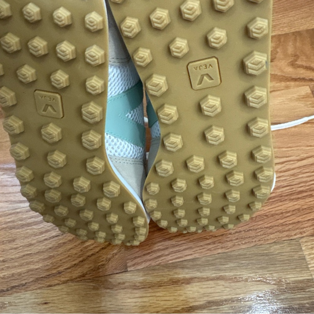 Veja women's Cream and Mint Sneakers - Picture 6 of 7